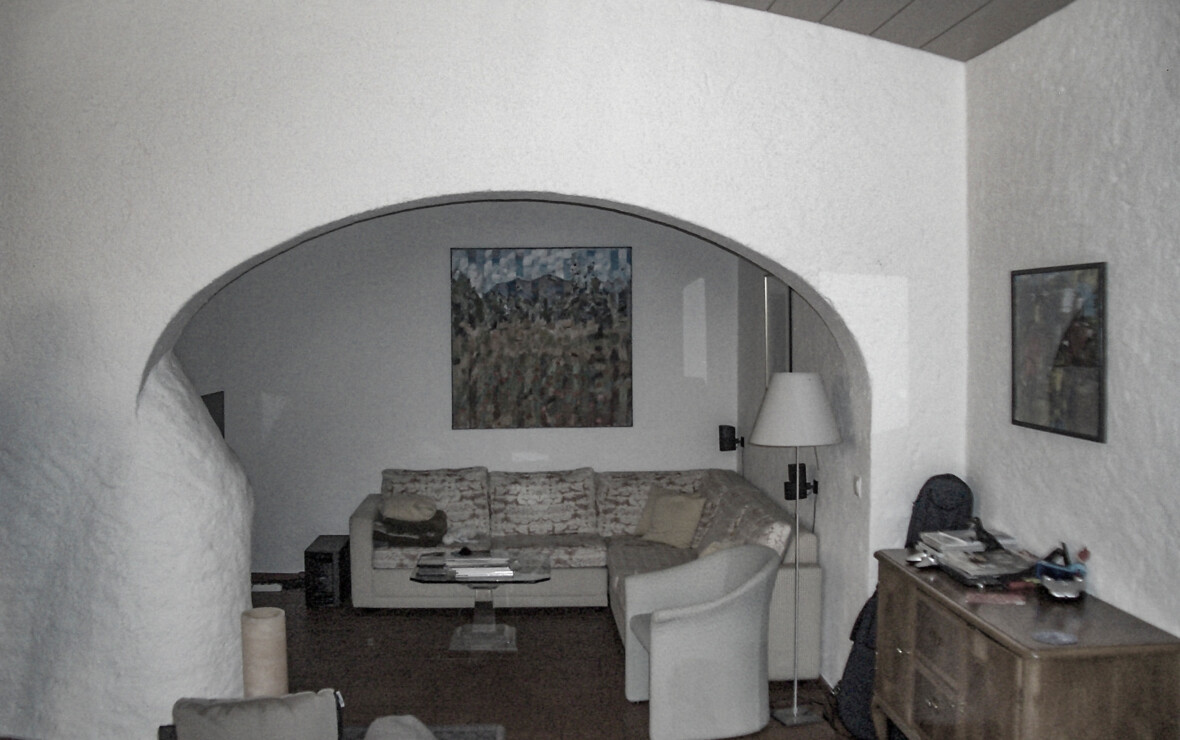 Das Wohnhaus vor der Sanierung. Das Wohnhaus vor der Sanierung.