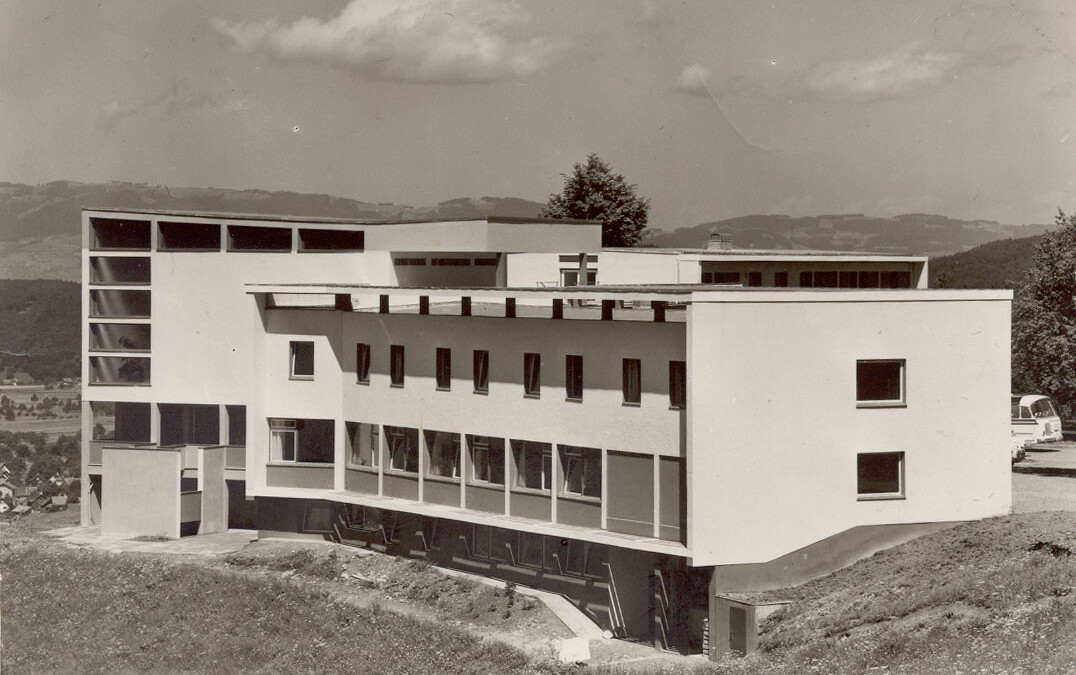 Bildungshaus Batschuns Generalsanierung Aussenansicht SW Bildungshaus Batschuns Generalsanierung Aussenansicht SW