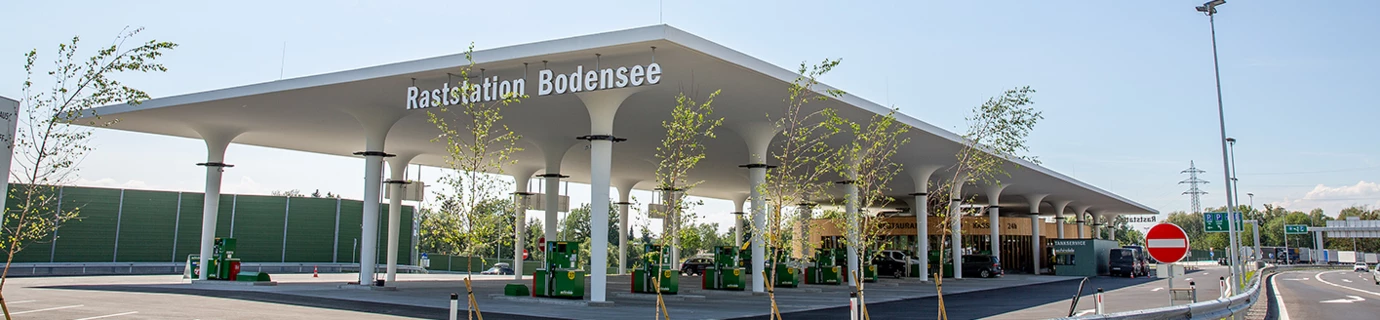 Raststation Bodensee Hörbranz Rhomberg Bau mit Straße