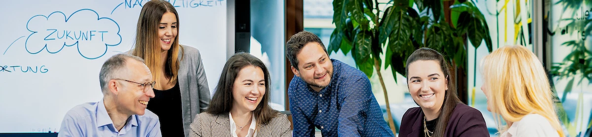 Team-meeting-mit-laptop