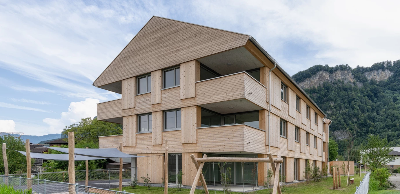 Neues Wohnen in Holz, Part I: Die Wohnanlage von WS und Rhomberg Bau in der Radetzkystraße, Hohenems. Foto: Julian Forte Fotografie