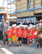 Kinderlachen auf der Firstfeier