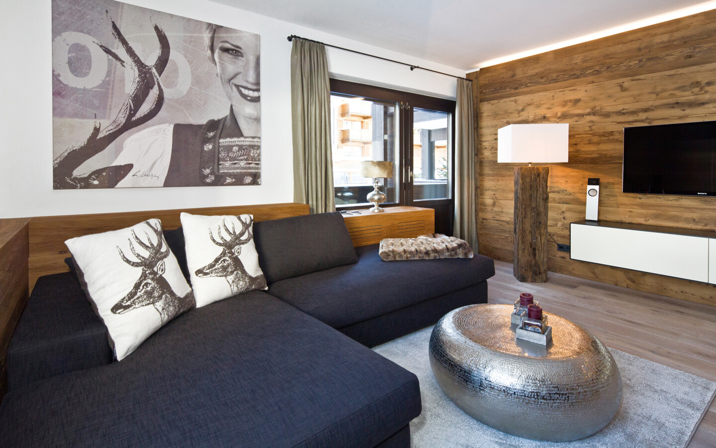 Ferienwohnung Zürs Generalsanierung mit Couch und Fernseher Ferienwohnung Zürs Generalsanierung mit Couch und Fernseher