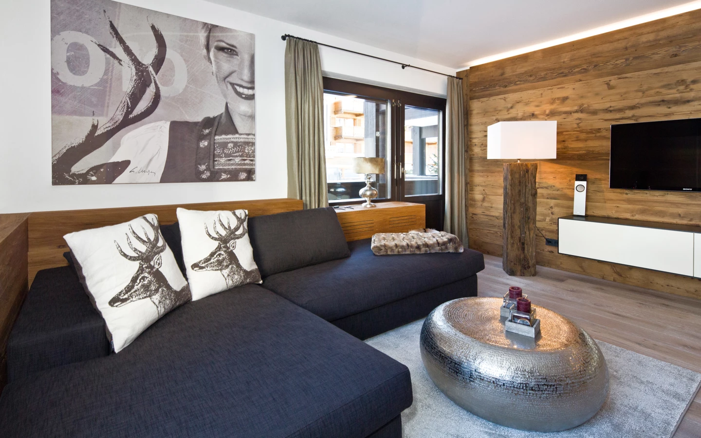 Ferienwohnung Zürs Generalsanierung mit Couch und Fernseher Ferienwohnung Zürs Generalsanierung mit Couch und Fernseher