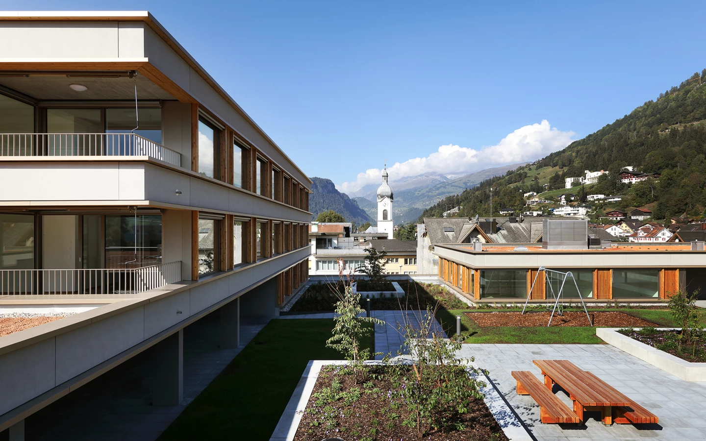 Wohn- und Geschäftshaus Marcau, Ilanz (CH) Wohn- und Geschäftshaus Marcau, Ilanz (CH)