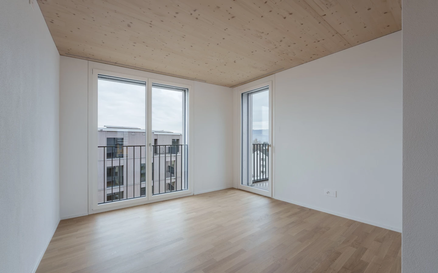 Rhomberg-Bau-AG-Uster-Ueberbauung-innen-zimmer