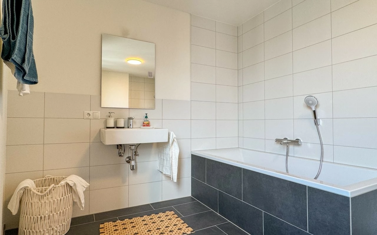 WA Kreuzgasse Musterwohnung Badezimmer 1