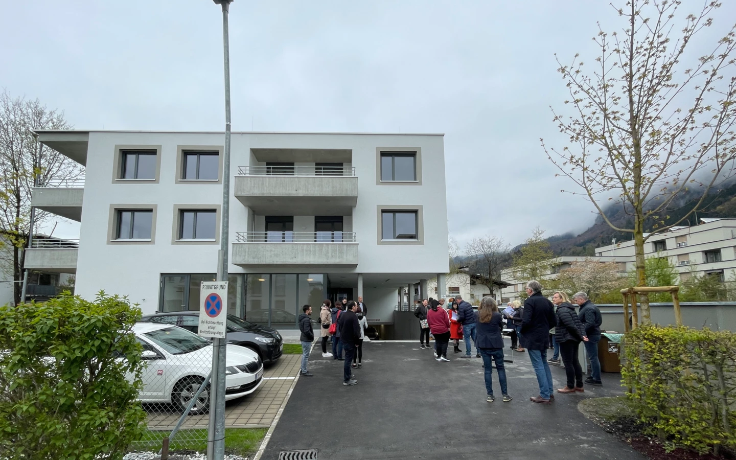 „Im Brühl“ in Hohenems wurden am 20. April 11 komfortable, moderne Mietwohnungen an ihre zukünftigen Bewohner:innen übergeben.