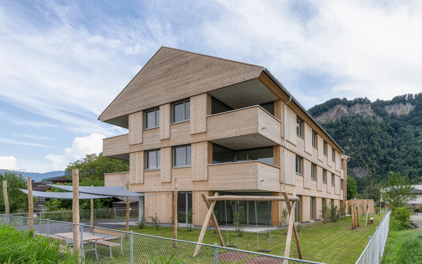 Neues Wohnen in Holz, Part I: Die Wohnanlage von WS und Rhomberg Bau in der Radetzkystraße, Hohenems. Foto: Julian Forte Fotografie