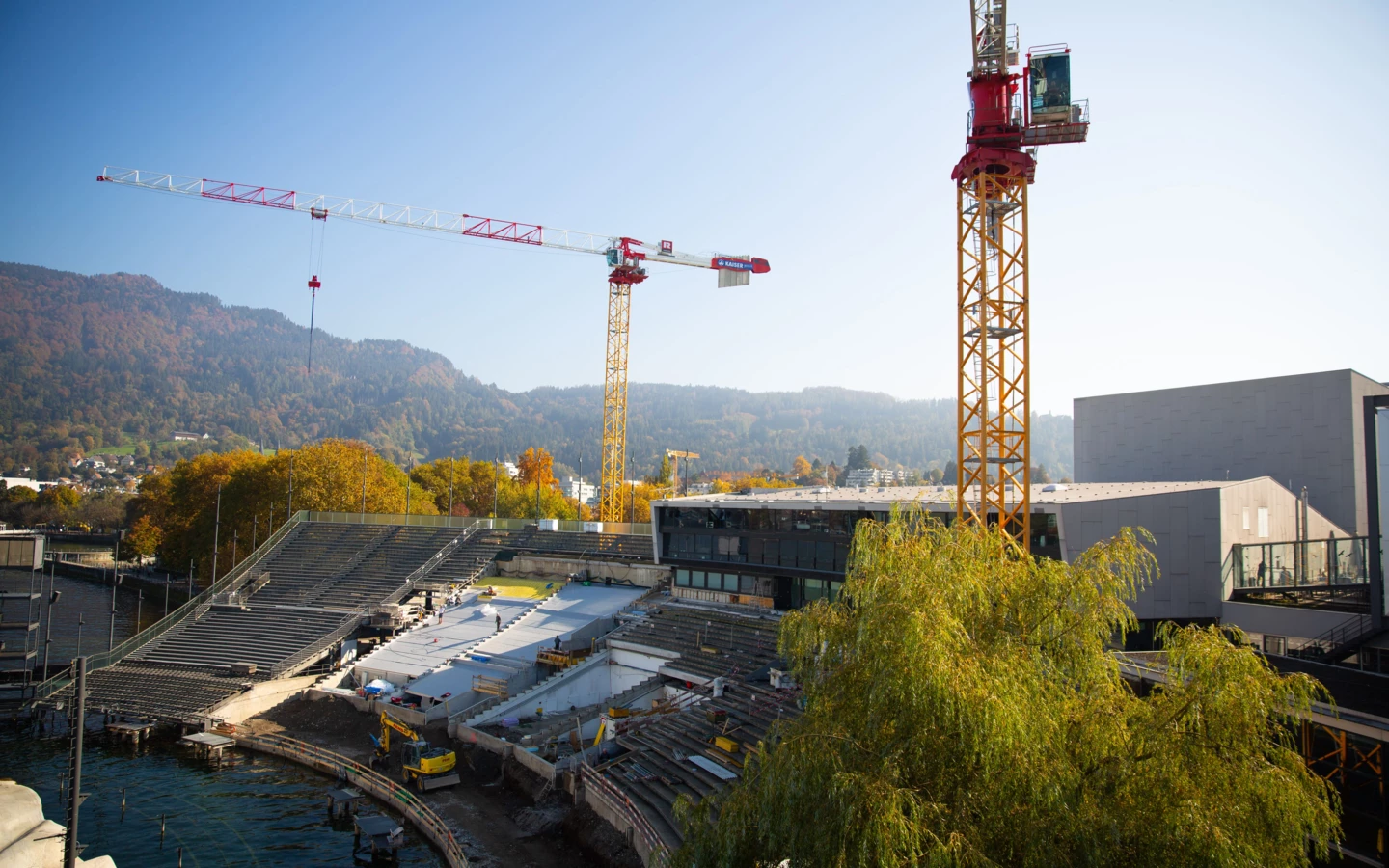 Festspiel-Baustelle-Tribüne_web