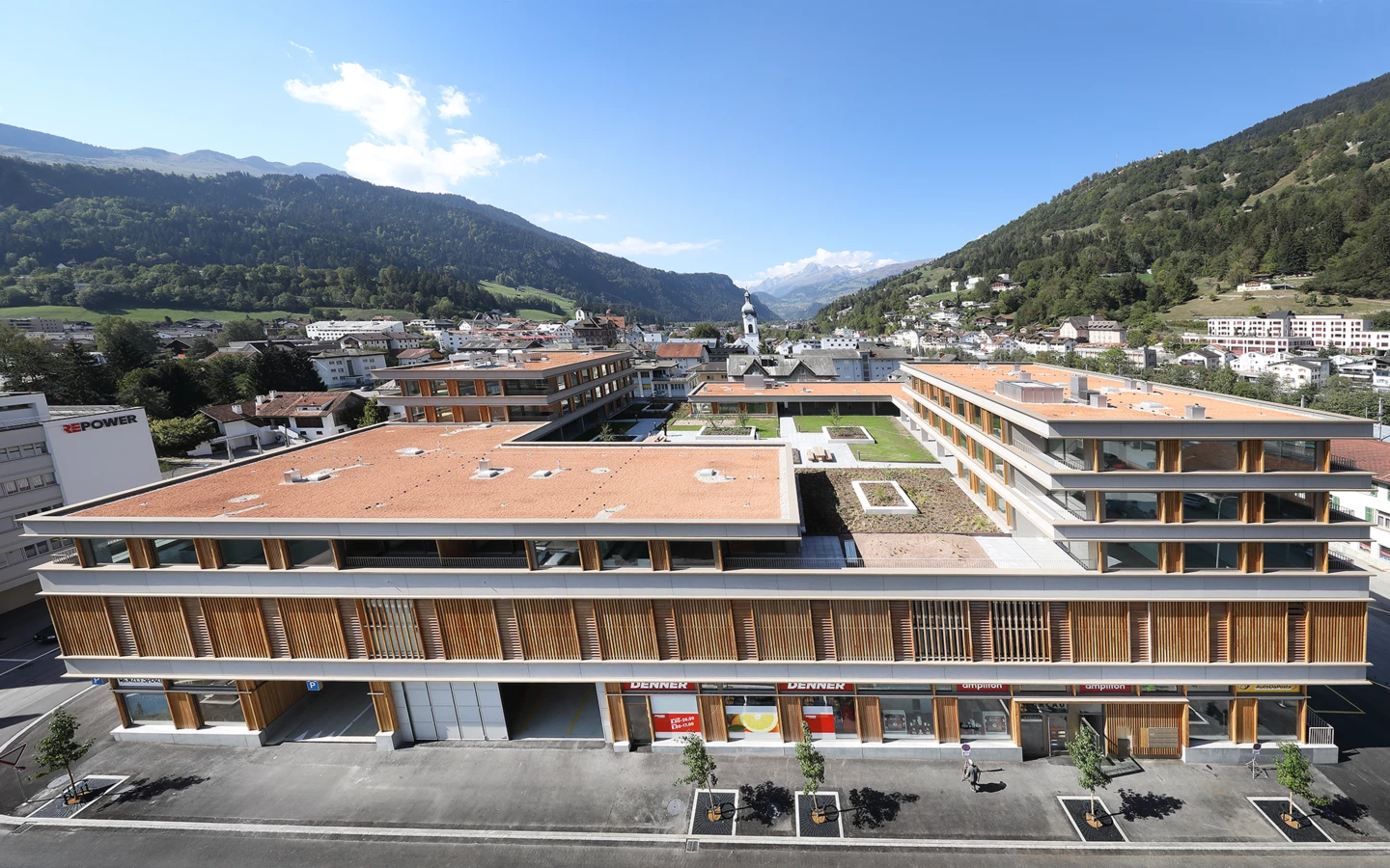 Wohn- und Geschäftshaus Marcau, Ilanz (CH) Wohn- und Geschäftshaus Marcau, Ilanz (CH)