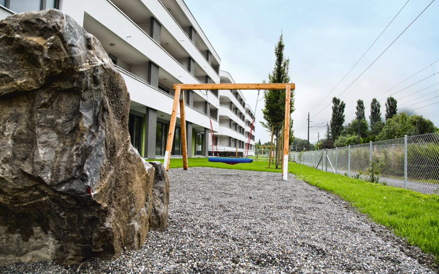 „Alles unter einem Dach“ – wenn Wohnraum und Kindergarten zu einer Einheit verschmelzen, ist buntes Treiben garantiert.