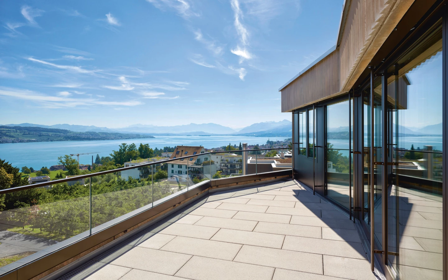 Raum zum Träumen und Entspannen – der Blick auf den Zürichsee lässt den Alltag schnell verstummen.