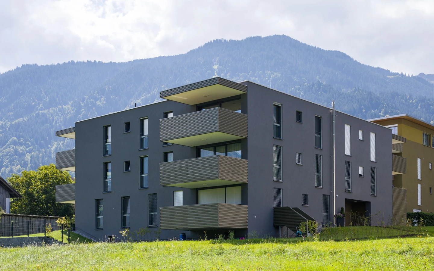 Wohnanlage Bahnhofsstrasse Vandans aussen 1 Wohnanlage Bahnhofsstrasse Vandans aussen 1
