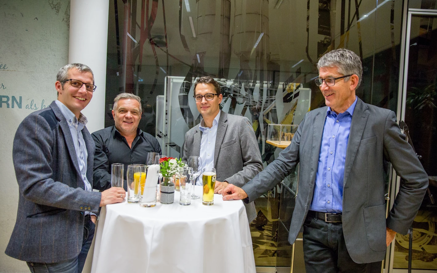 171206_Hubert_5_0_Geburtstag (136) 171206_Hubert_5_0_Geburtstag (136)