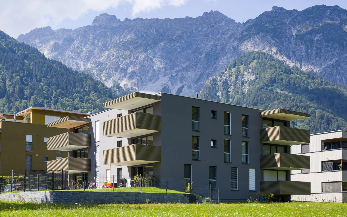 Wohnanlage Bahnhofsstrasse Vandans aussen 2 Wohnanlage Bahnhofsstrasse Vandans aussen 2