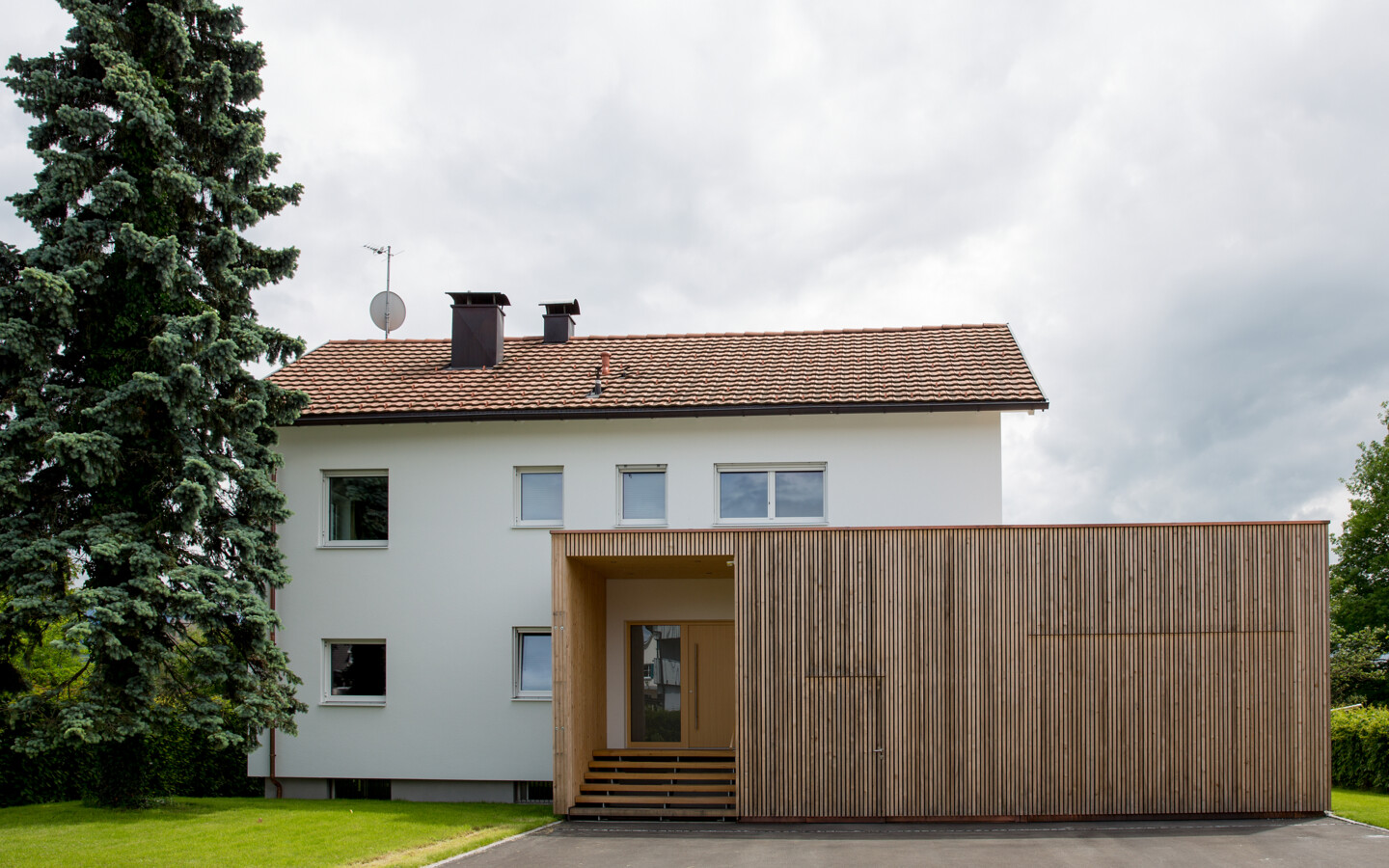 Umbau Einfamilienhaus Greussing-Pallavicini Aussenansicht 3 Umbau Einfamilienhaus Greussing-Pallavicini Aussenansicht 3