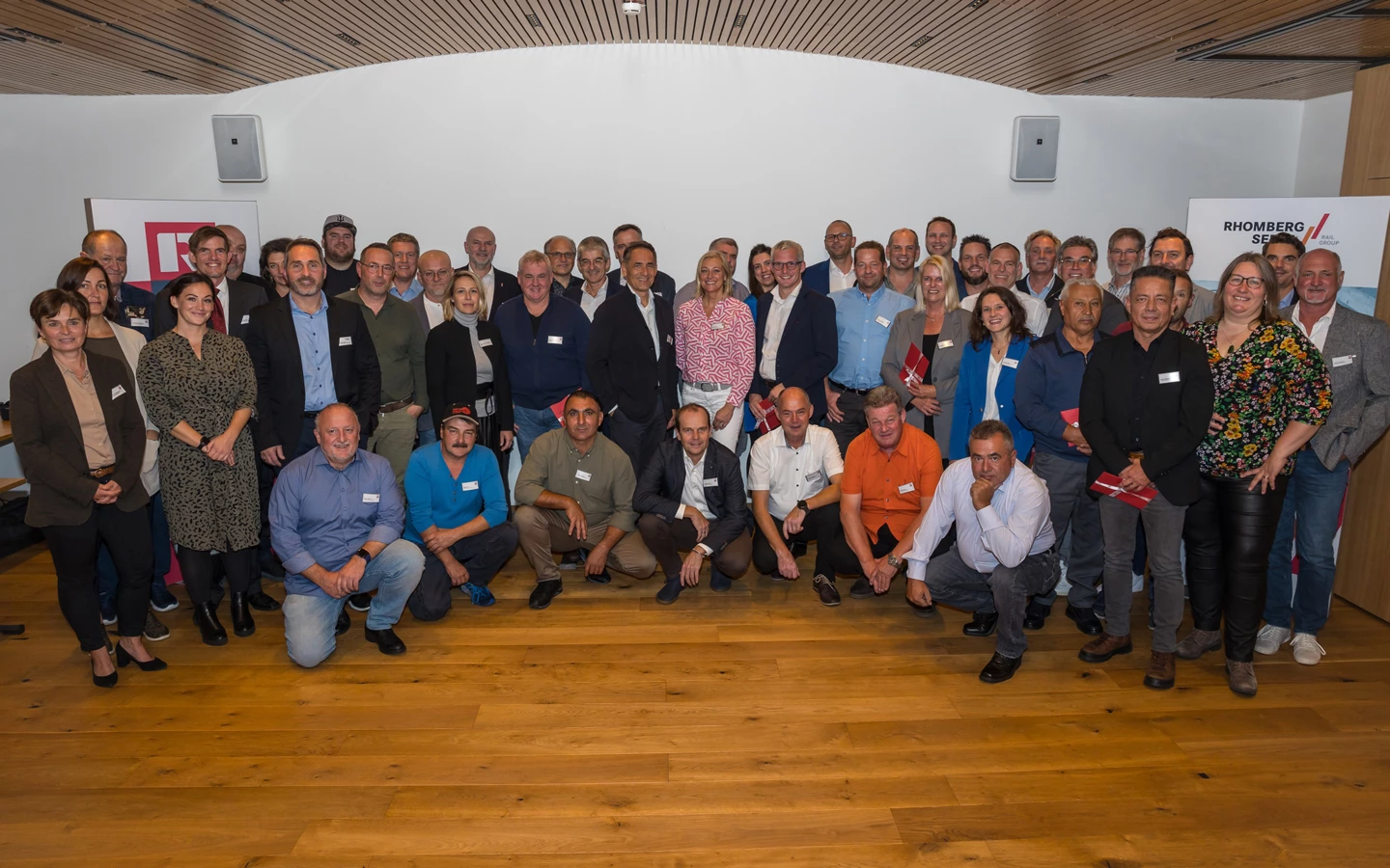 Über 1 000 Jahre Rhomberg: Die Jubilare des Bregenzer Bau- und Bahntechnikunternehmens feierten traditionell im Hotel Schwärzler. Foto: Mike Siblik