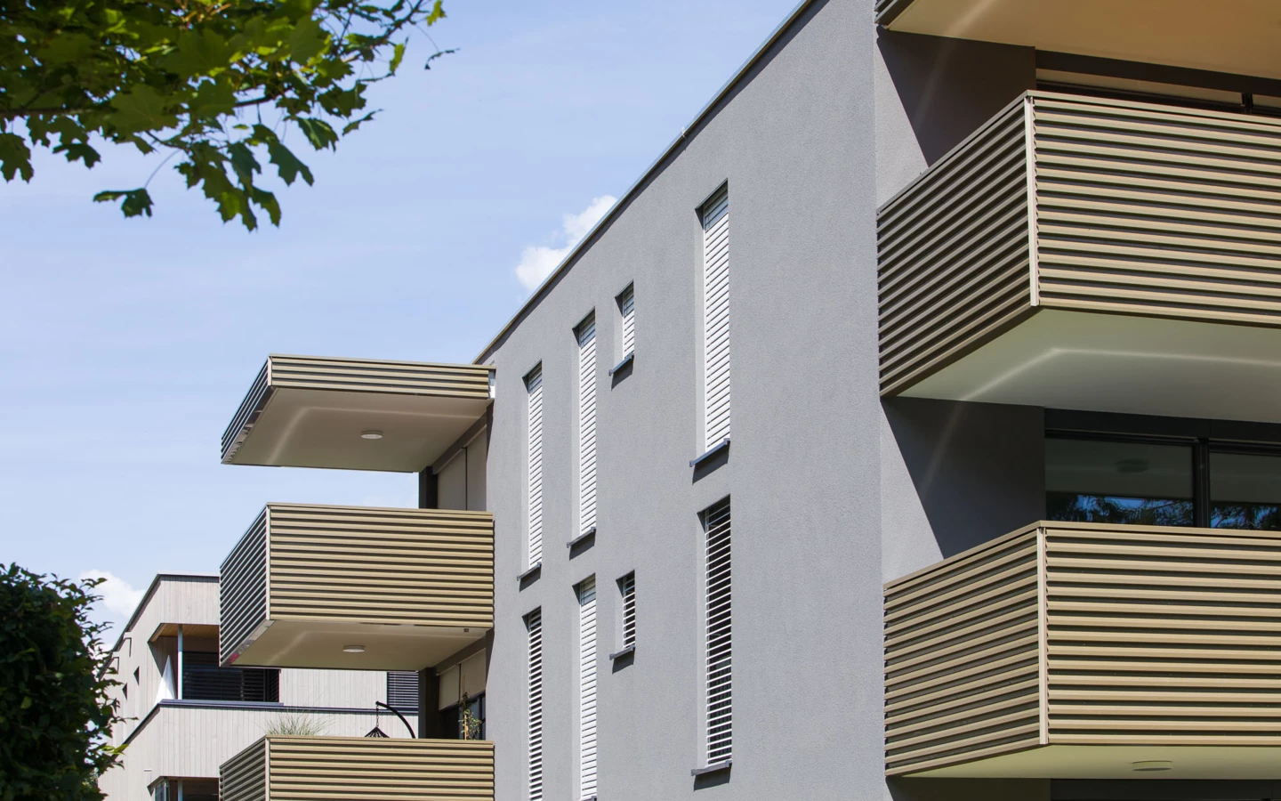 Wohnanlage Bahnhofsstrasse Vandans aussen Balkon Wohnanlage Bahnhofsstrasse Vandans aussen Balkon