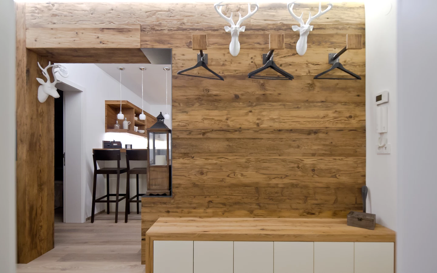 Ferienwohnung Zürs Generalsanierung mit Garderobe Ferienwohnung Zürs Generalsanierung mit Garderobe