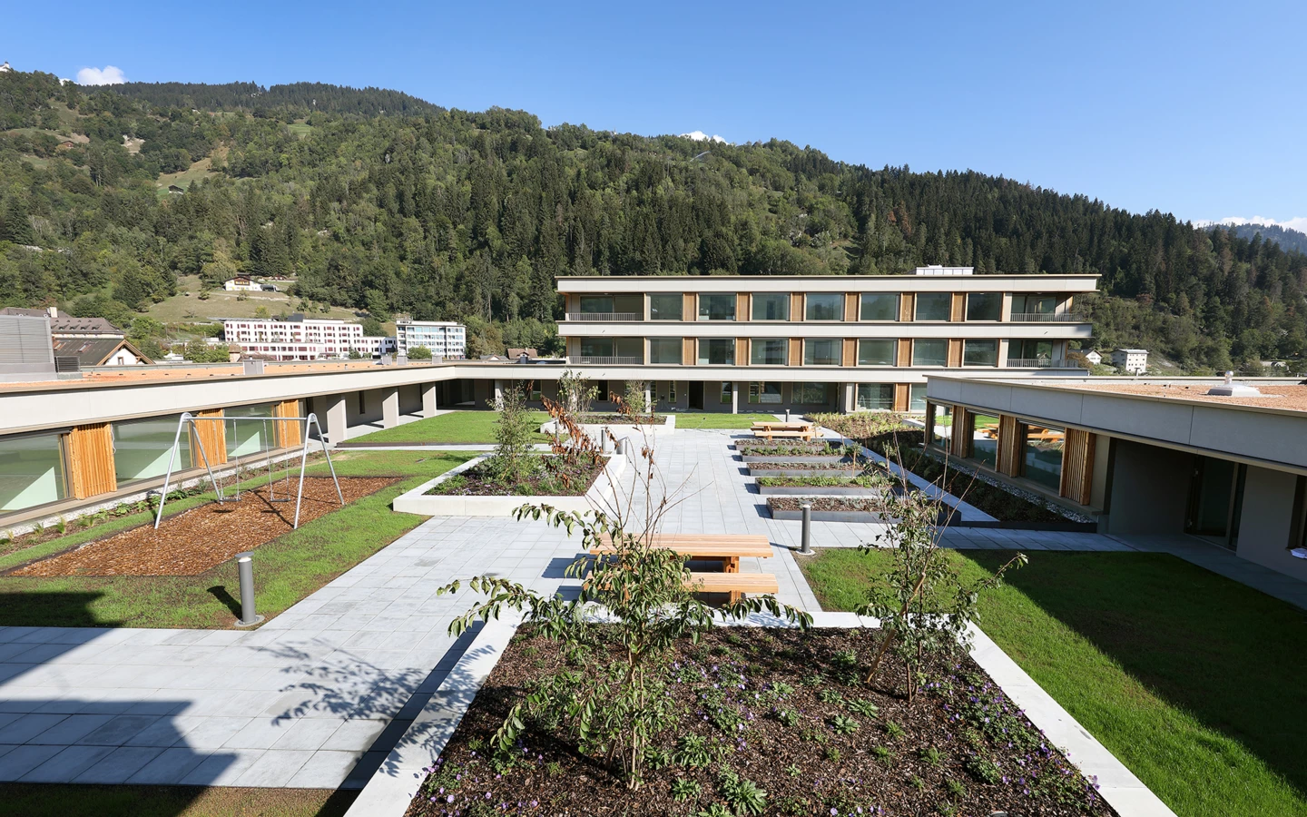 Wohn- und Geschäftshaus Marcau, Ilanz (CH) Wohn- und Geschäftshaus Marcau, Ilanz (CH)