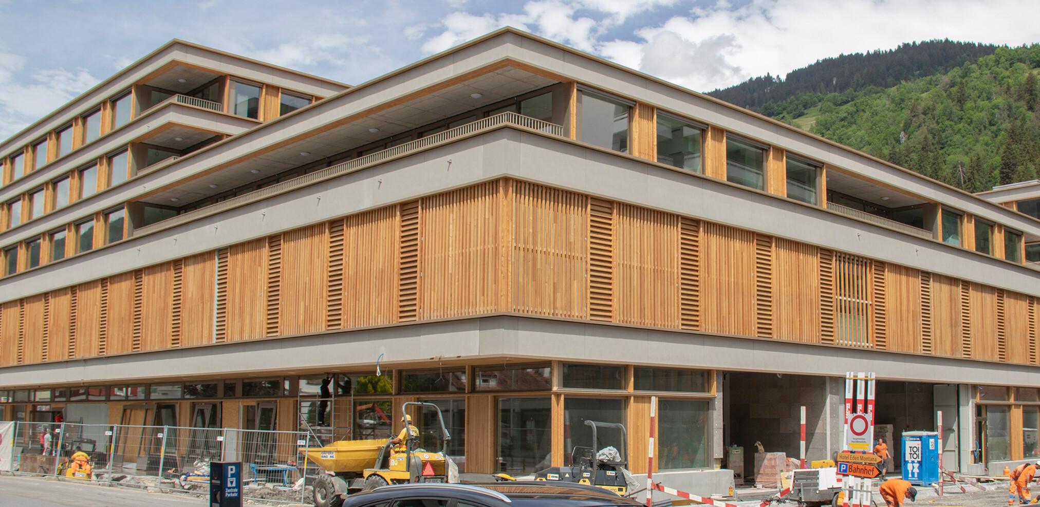 Wohn- und Geschäftshaus MARCAU Ilanz-Glion Wohn- und Geschäftshaus MARCAU Ilanz-Glion
