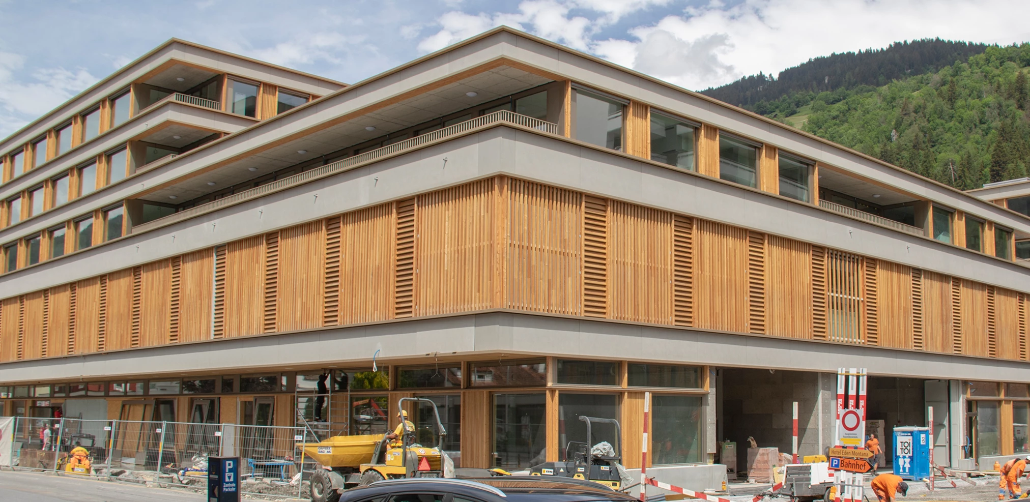 Wohn- und Geschäftshaus MARCAU Ilanz-Glion Wohn- und Geschäftshaus MARCAU Ilanz-Glion
