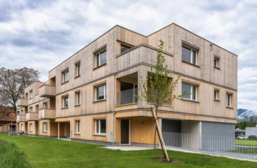 Nachhaltiges Zuhause mit tollem Wohnkomfort: die 14 leistbaren Wohnungen von Wohnbauselbsthilfe und Rhomberg Bau im Rankweiler Andreasweg.