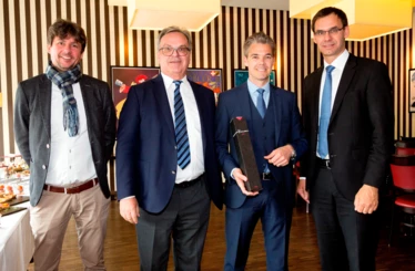 Josef Jenny (Rhomberg Bau), Peter Greußing (Rhomberg Bau), Martin Glauser (stv. Centerleiter) und Markus Wallner (Landeshauptmann von Vorarlberg) im WESTside, Bern (Foto: Büro Landeshauptmann Mag. Wallner)