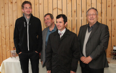 Freuten sich über ein gelungenes Fest - und ein gelungenes Projekt: Lukas Dobler, Bauleiter bei Rhomberg Bau, Erich Mayer, Geschäftsführer der Wohnbauselbsthilfe, Bürgermeister Martin Summer und Pfarrer Wilfried M. Blum (v. l. n. r.). Freuten sich über ein gelungenes Fest - und ein gelungenes Projekt: Lukas Dobler, Bauleiter bei Rhomberg Bau, Erich Mayer, Geschäftsführer der Wohnbauselbsthilfe, Bürgermeister Martin Summer und Pfarrer Wilfried M. Blum (v. l. n. r.).