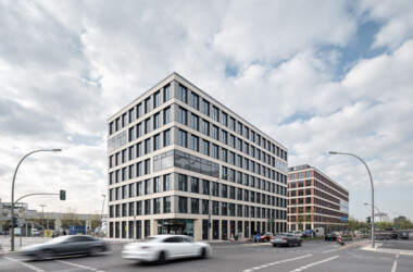 Mit dem höchsten Wert in der Geschichte der DGNB-Zertifizierung ausgezeichnet: Das EDGE Südkreuz Berlin. Fotos: Ilya Ivanov/Tchoban Voss Architekten