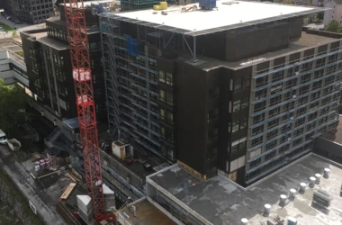The special construction site with Vorarlberg´s biggest crane is approved for helicopter landing. 