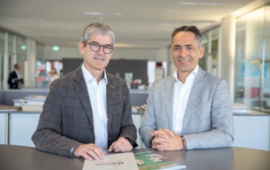 Mag. Ernst Thurnher, CFO Rhomberg Holding und CEO der Geschäftsleitung Rhomberg Bau, und DI Hubert Rhomberg, CEO Rhomberg Holding Mag. Ernst Thurnher, CFO Rhomberg Holding und CEO der Geschäftsleitung Rhomberg Bau, und DI Hubert Rhomberg, CEO Rhomberg Holding