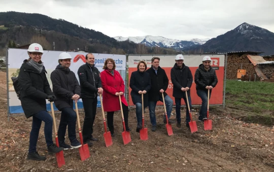 Neuer Wohnraum für die bevölkerungsreichste Stadt Vorarlbergs: Verantwortliche von Dornbirn, der Alpenländischen und Rhomberg Bau beim offiziellen Spatenstich zu drei neuen Wohngebäuden in Stiglingen. Neuer Wohnraum für die bevölkerungsreichste Stadt Vorarlbergs: Verantwortliche von Dornbirn, der Alpenländischen und Rhomberg Bau beim offiziellen Spatenstich zu drei neuen Wohngebäuden in Stiglingen.