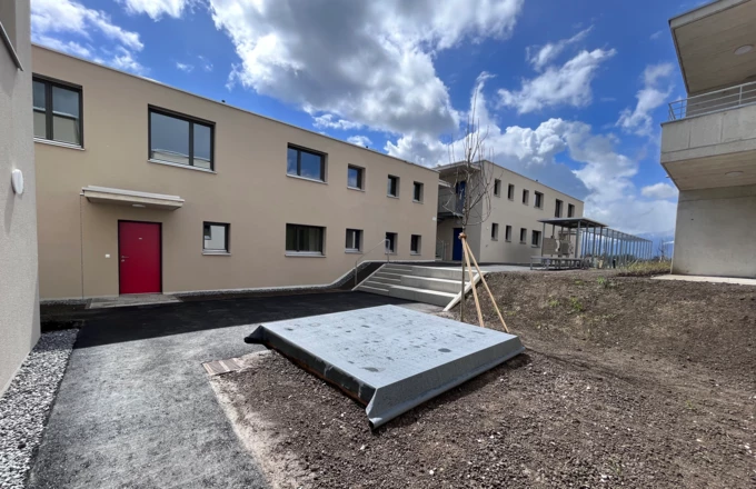 Die neue Wohnanlage von AGW und Rhomberg Bau in Feldkirch-Nofels bietet Platz für 18 Familien.