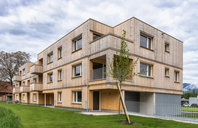Nachhaltiges Zuhause mit tollem Wohnkomfort: die 14 leistbaren Wohnungen von Wohnbauselbsthilfe und Rhomberg Bau im Rankweiler Andreasweg.
