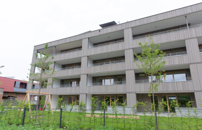 Auch Vorarlberger Privatleute bereichern den Wohnungsmarkt im Ländle: Hier die neue Anlage in der Lustenauer Blumenaustraße, in der 17 Mietparteien ein neues Zuhause gefunden haben.