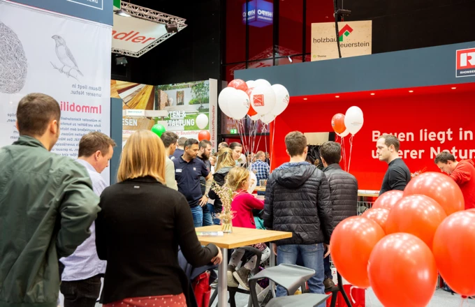 Großer Besucherandrang bei der com:bau 2019.