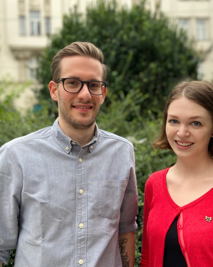 Freuen sich auf die künftige Zusammenarbeit: Kate Sowa, Gründerin und Co-Sprecherin der C2C-Regionalgruppe Wien, sowie Martin Rohner von WoodRocks.
