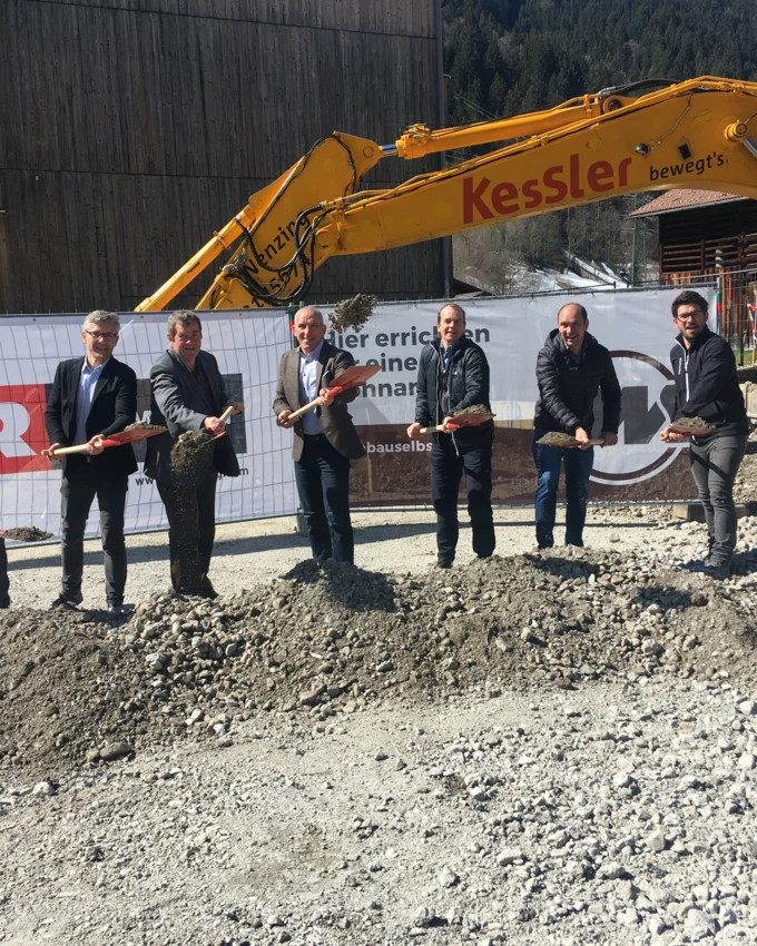 v.l.n.r.: Julian Zimmerer (Polier Tomaselli), Thomas Schöpf (WS), Erich Mayer (WS), Martin Netzer (Bgm.), Christian Jauk (Rhomberg Bau), Josef Jenny (WS), Bernhard Fink (Rhomberg Bau)