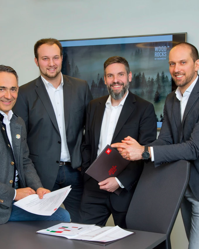 Bringen das neue, nachhaltige Wohnbauprodukt WoodRocks auf den Weg (v. l. n. r.): Hubert Rhomberg, Alexander Hilbe, Stefan Schrenk und Matthias Frick /Fotonachweis: Fotostudio Semrad