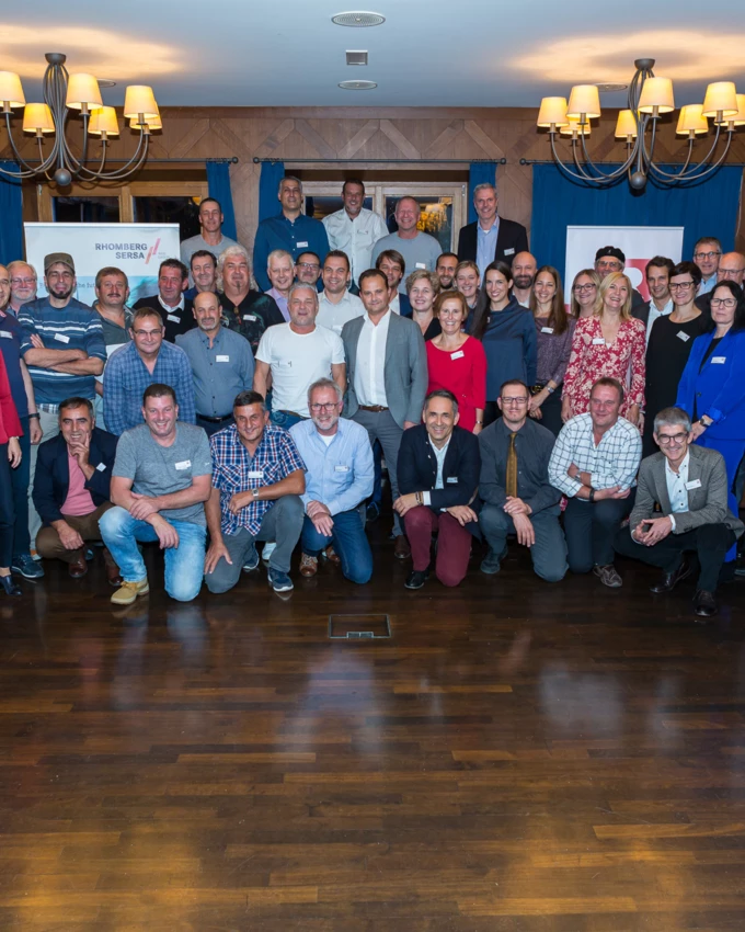 Vor dem Vorhang: Die Rhomberg Gruppe feiert ihre Jubilare. ©Mike Siblik 