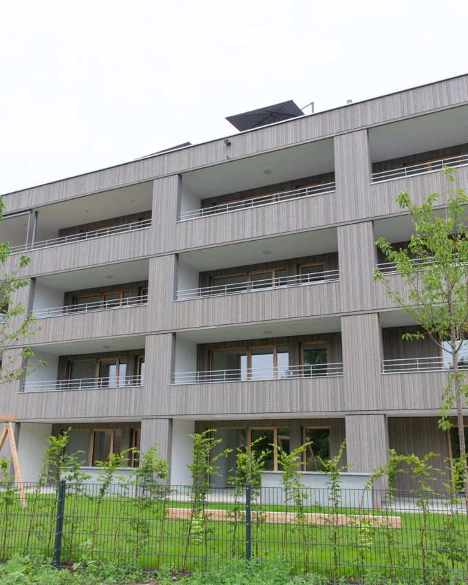 Auch Vorarlberger Privatleute bereichern den Wohnungsmarkt im Ländle: Hier die neue Anlage in der Lustenauer Blumenaustraße, in der 17 Mietparteien ein neues Zuhause gefunden haben.