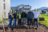 221111_Rhomberg_pflanzt_Miniwald_1 Katharina Fuchs, Stefan Mittersteiner und Andrea Moosbrugger von Rhomberg Bau waren gemeinsam mit Grundstücksbesitzer und Sponsor Stefan Raggl, Naturfotograf Conrad Amber und Martin Rohner von WoodRocks Bau im Einsatz für den Klimaschutz.