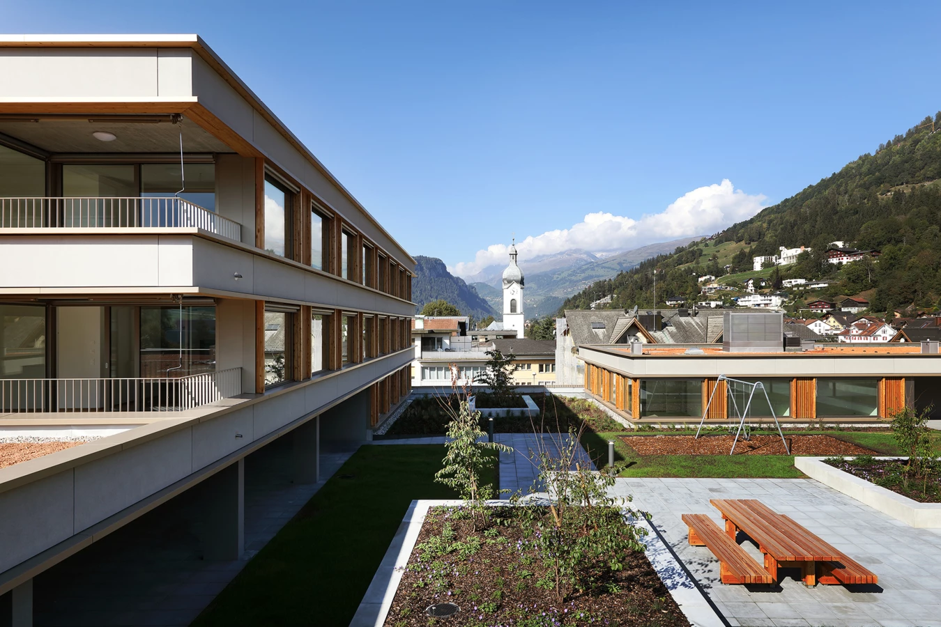 Wohn- und Geschäftshaus Marcau, Ilanz (CH) Wohn- und Geschäftshaus Marcau, Ilanz (CH)