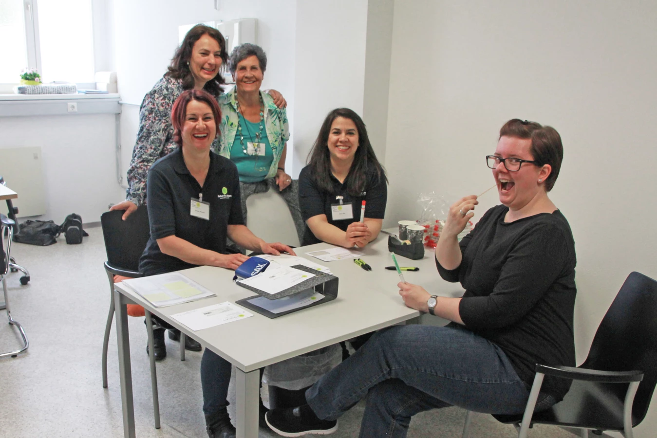 The “Geben für Leben“-team with company doctor Dr. Agnes Thurnher and the potential life-saver  Lisi Frener.