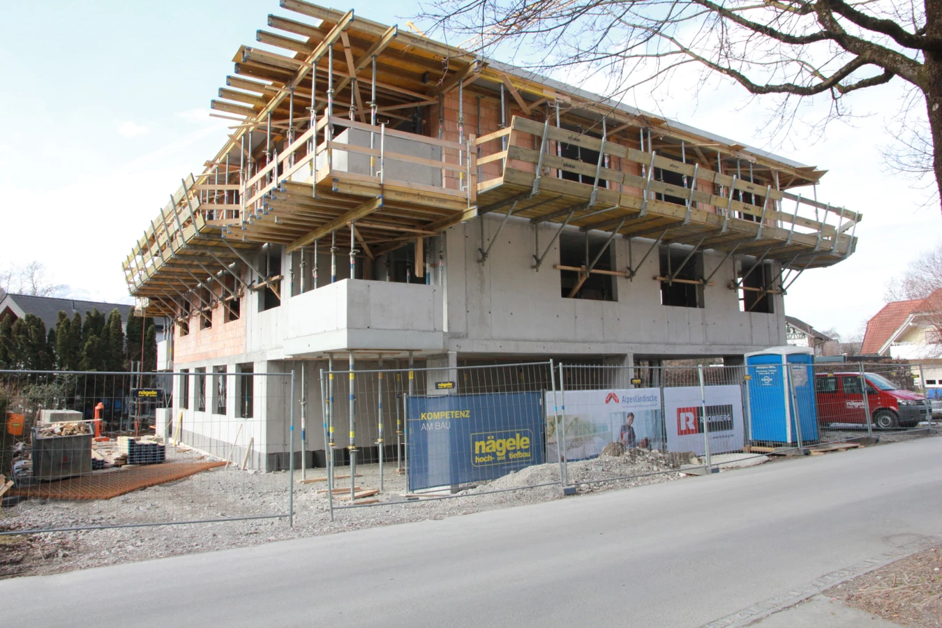 Firstfeier in Feldkirch: Bei der Wohnanlage von Alpenländischer und Rhomberg Bau in der Kapfstraße steht der Rohbau.