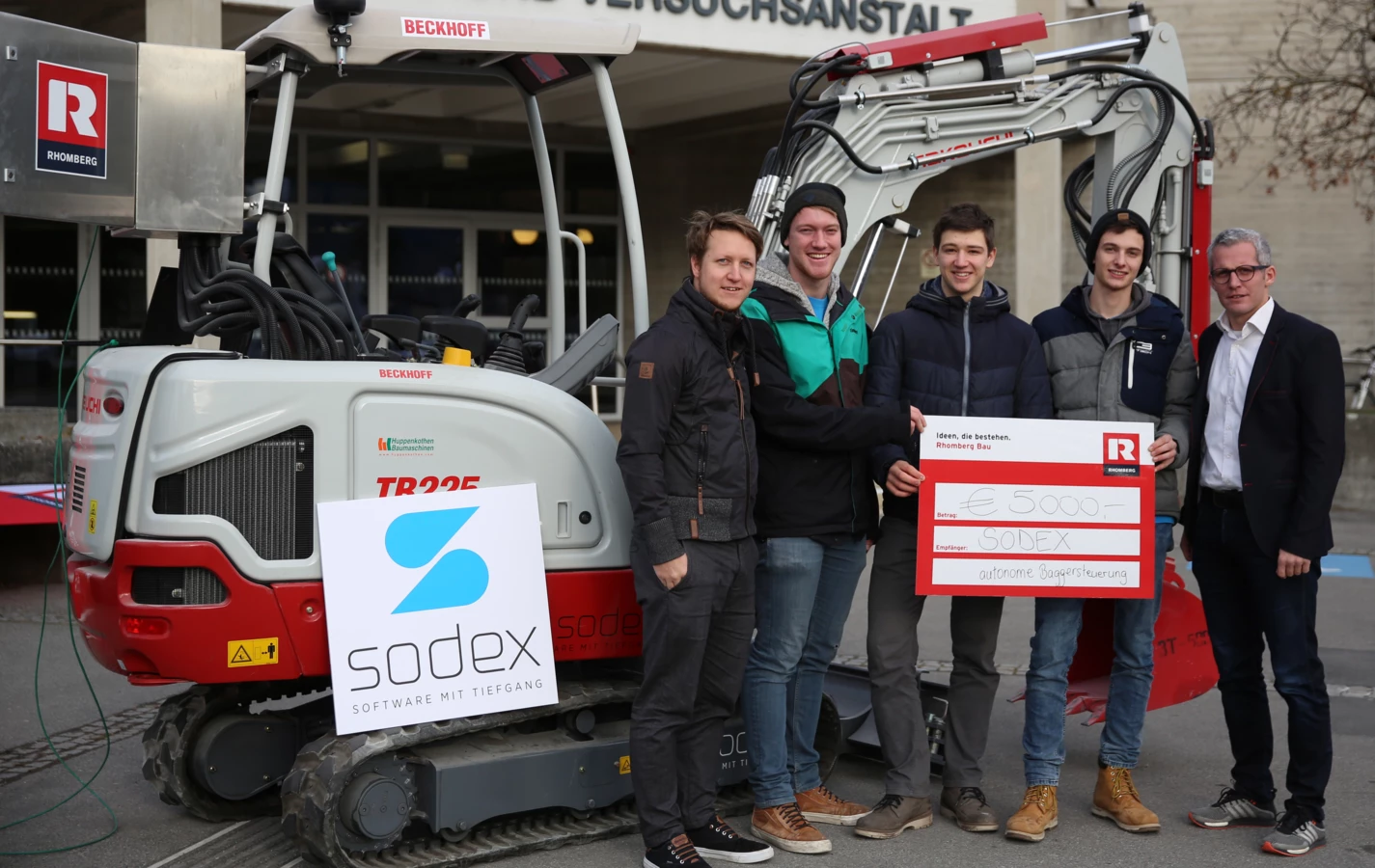 Gemeinsam für die Baustelle 4.0 (v. l. n. r.): Daniel Leeb (Rhomberg Bau), Raphael Ott, Bernhard Gantner und Ralf Pfefferkorn (Sodex) sowie Matthias Moosbrugger (Rhomberg Bau).