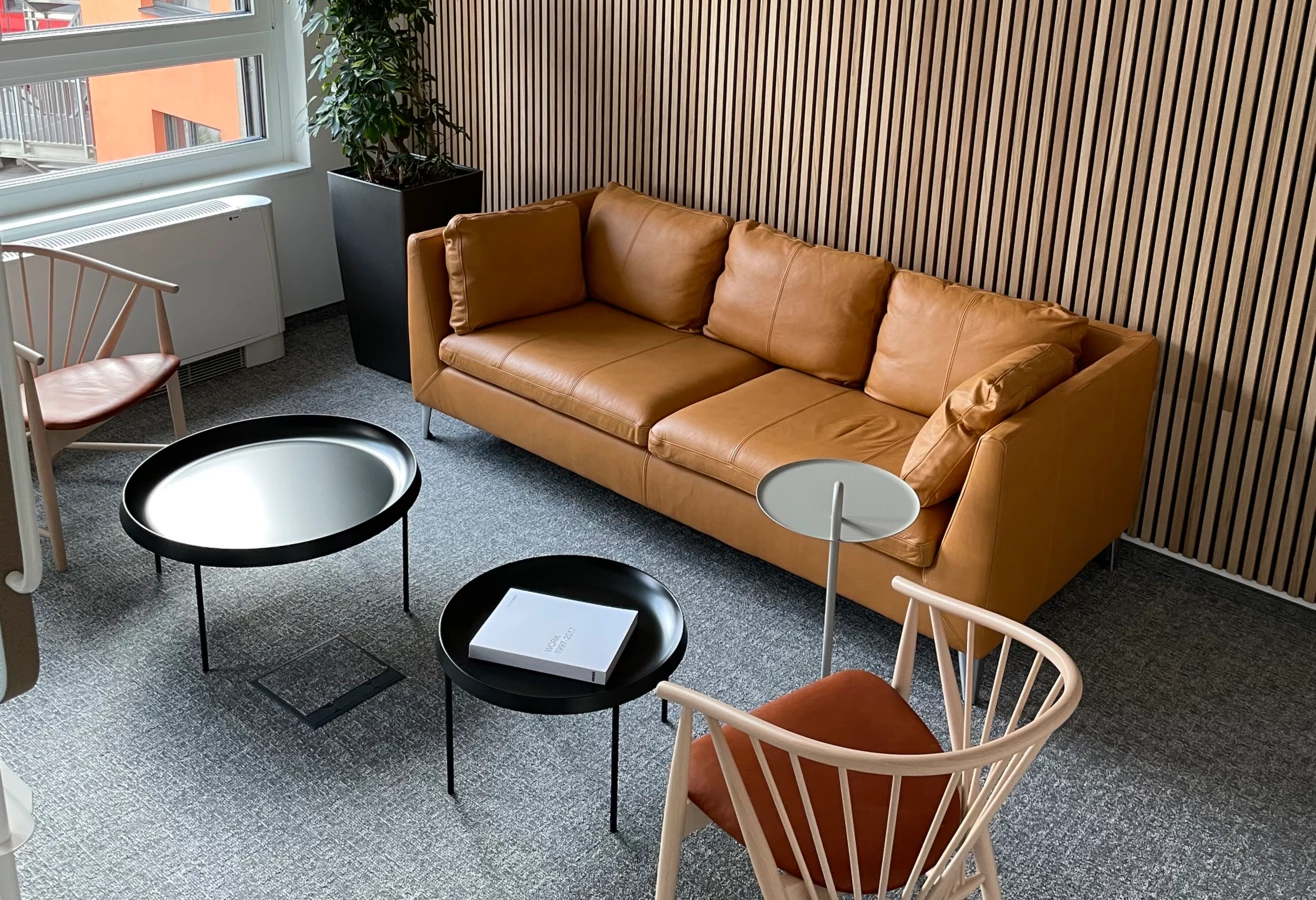 Hat seine eigenen „vier Wände“ in der Gertrude-Fröhlich-Sandner-Straße, Wien, mit der gemieteten Büroeinrichtung des dänischen Start-ups Nornorm ausgestattet: Rhomberg Bau. Hat seine eigenen „vier Wände“ in der Gertrude-Fröhlich-Sandner-Straße, Wien, mit der gemieteten Büroeinrichtung des dänischen Start-ups Nornorm ausgestattet: Rhomberg Bau.
