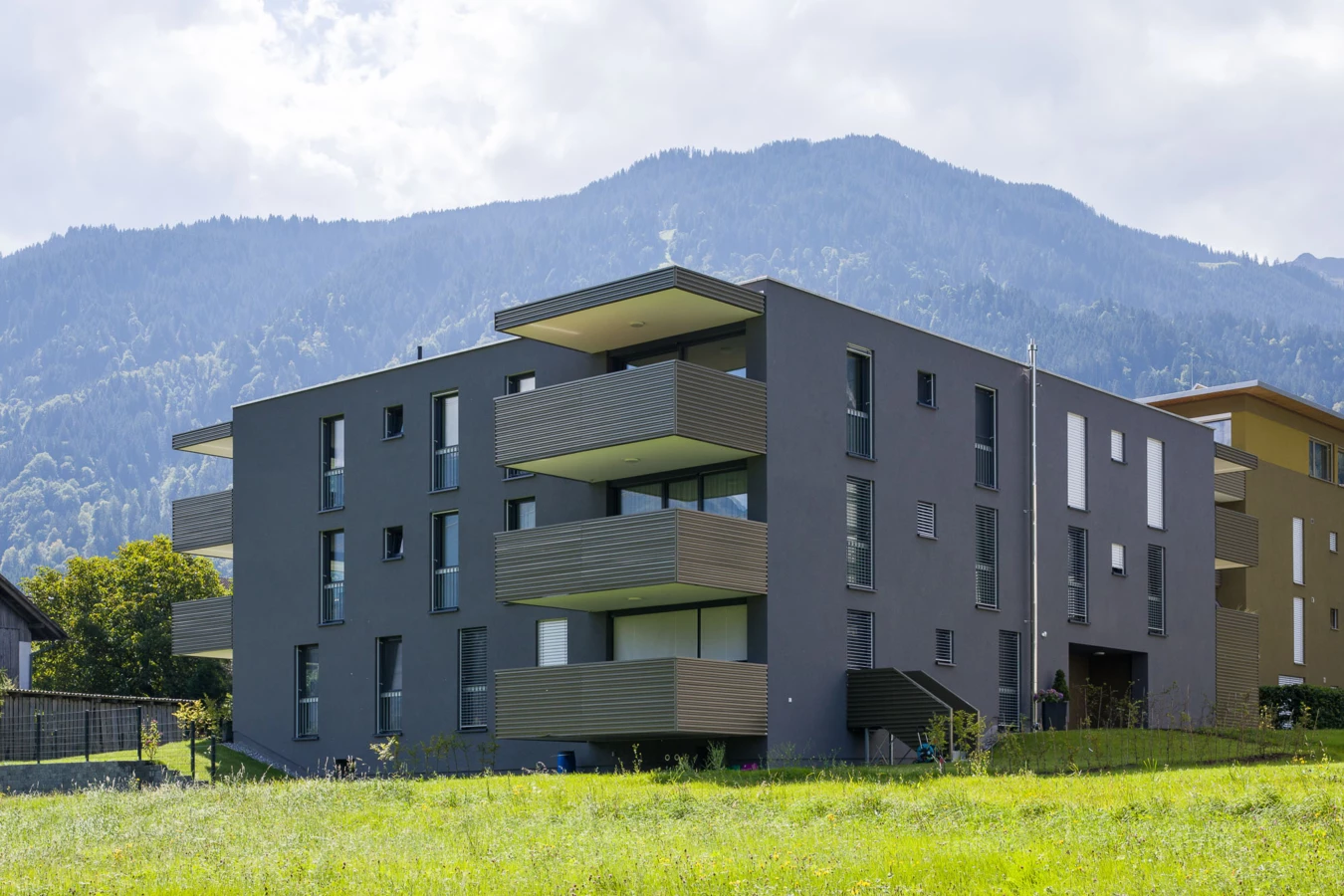 Wohnanlage Bahnhofsstrasse Vandans aussen 1 Wohnanlage Bahnhofsstrasse Vandans aussen 1